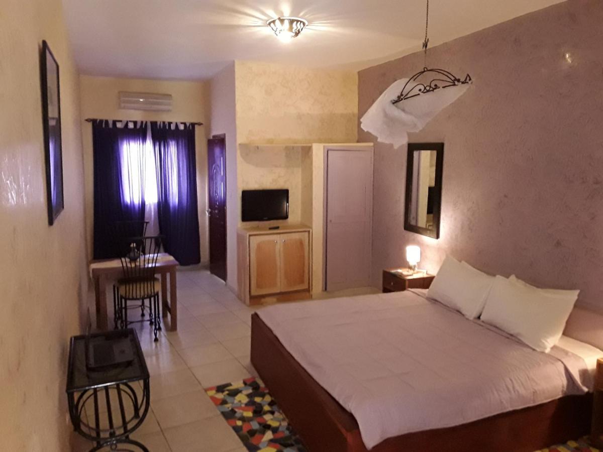 Hotel Grazia Maria M'Bour Eksteriør bilde